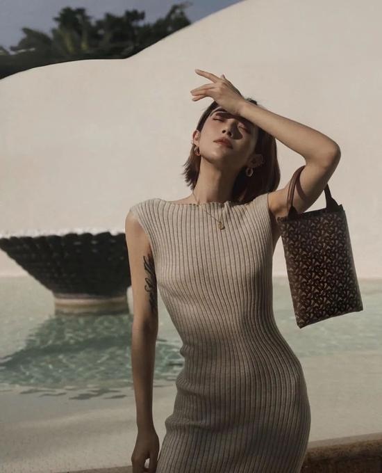 Kendall lăng xê váy dệt kim ảnh 5 Kendall lang xe vay det kim anh 5