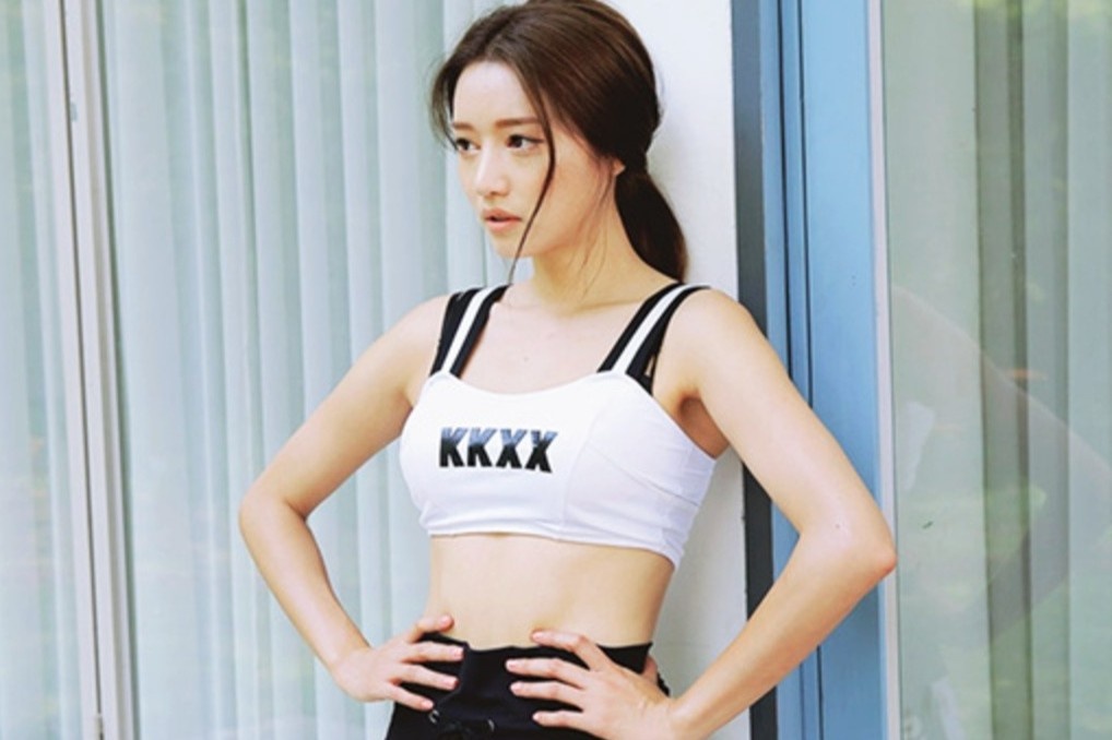 6 bai tap giup thu nho bap tay hinh anh