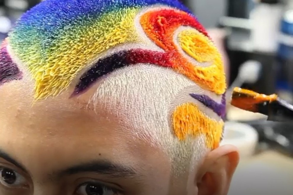 Nghe si noi tieng nho tai nhuom toc 7 mau hinh anh