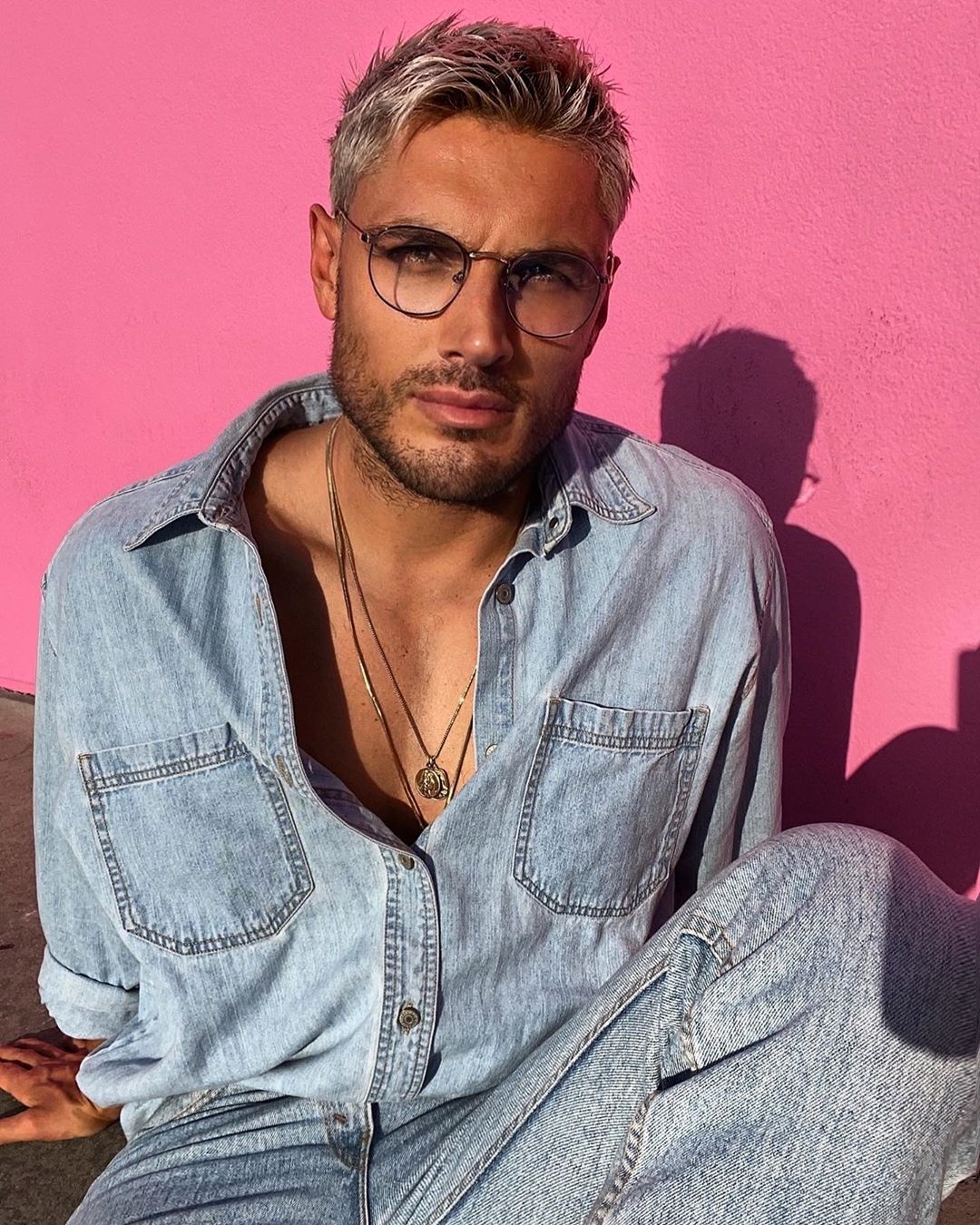 thợ làm tóc khoe cơ bụng 6 múi ảnh 8 tho lam toc khoe co bung 6 mui anh 8