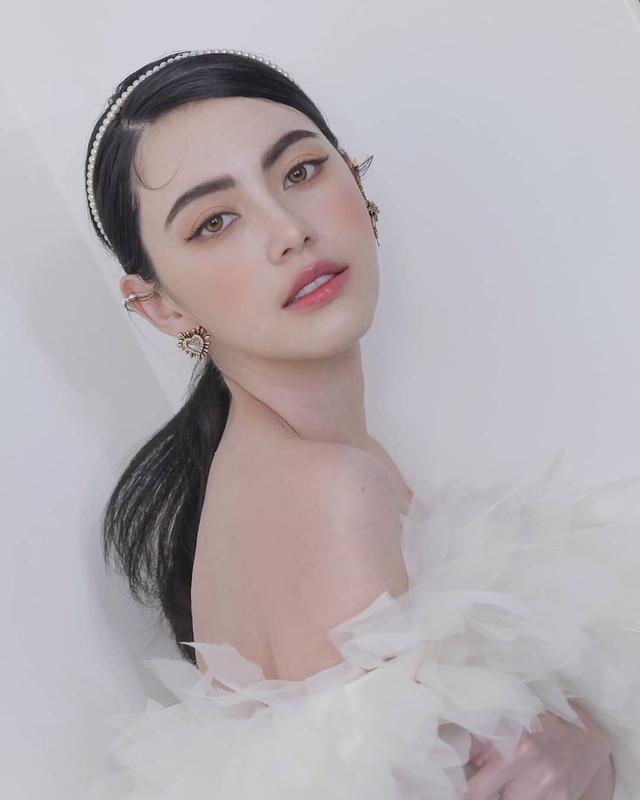 công thức phối trang phục với phụ kiện tóc ảnh 2 cong thuc phoi trang phuc voi phu kien toc anh 2