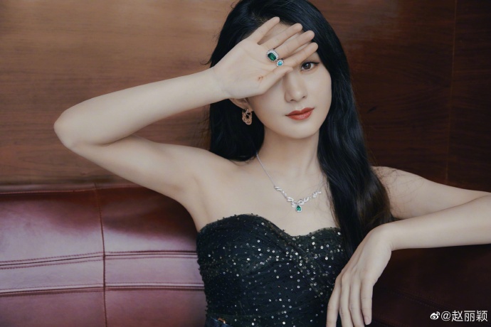 trieu le dinh dien do Dior anh 6