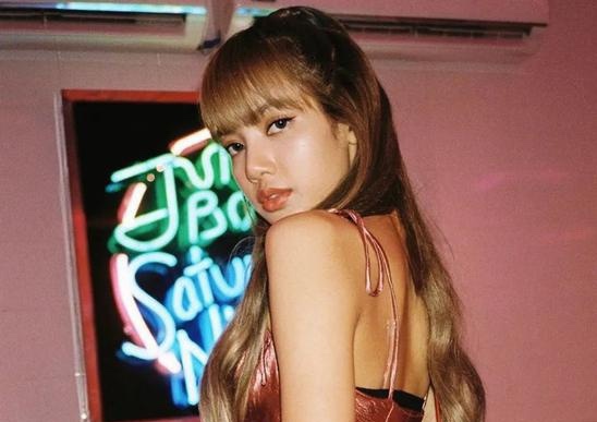 Gioi tre ro mot mac quan ao giong 20 nam truoc hinh anh