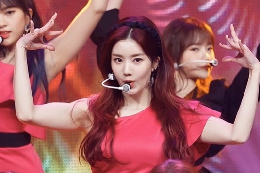 nữ nghệ sĩ có thân hình cơ bắp ảnh 5 nu nghe si co than hinh co bap anh 5