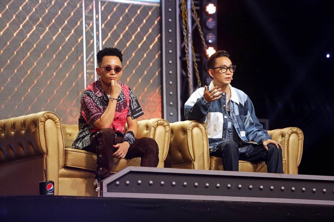 quan ao cua huan luyen vien rap viet anh 1