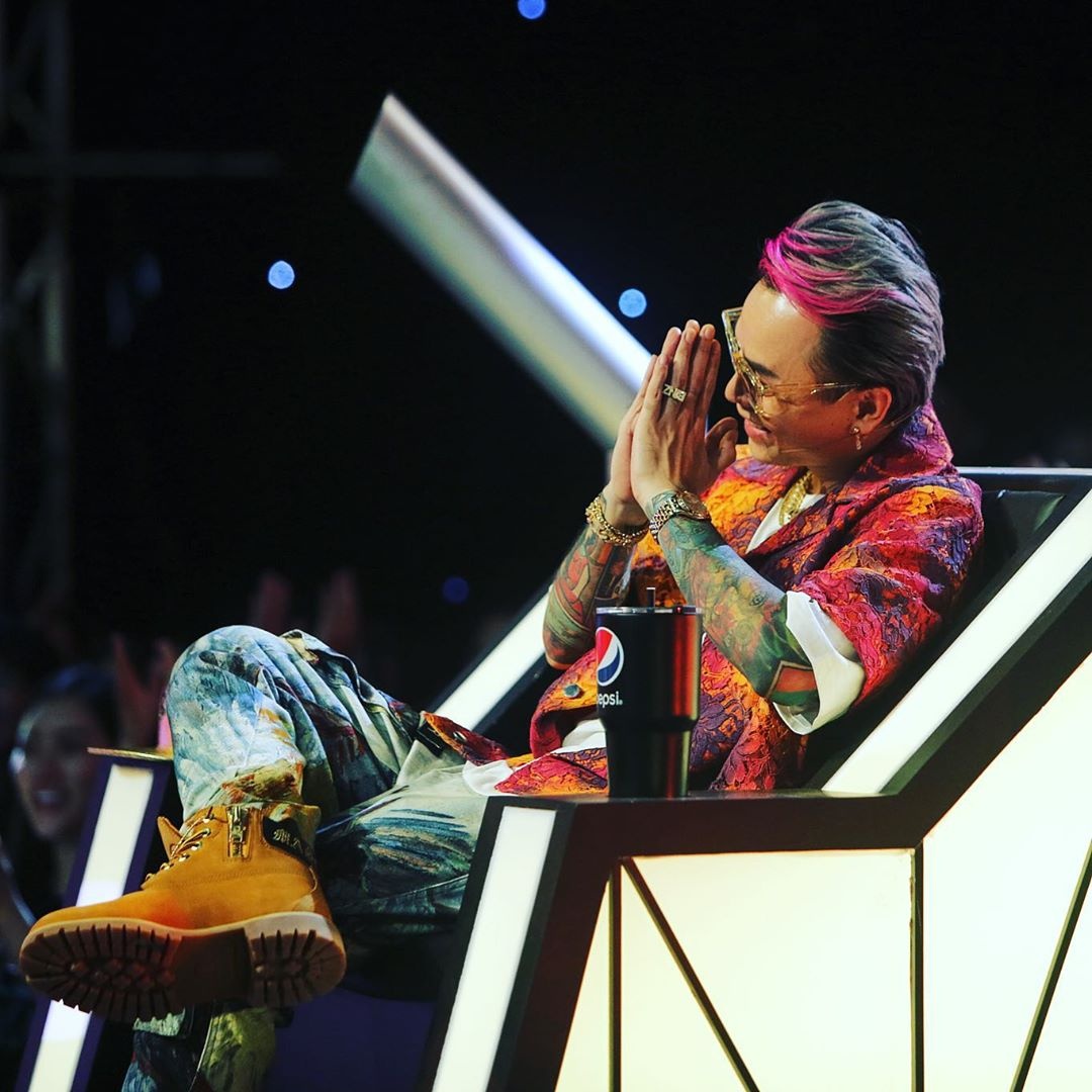 quan ao cua huan luyen vien rap viet anh 9