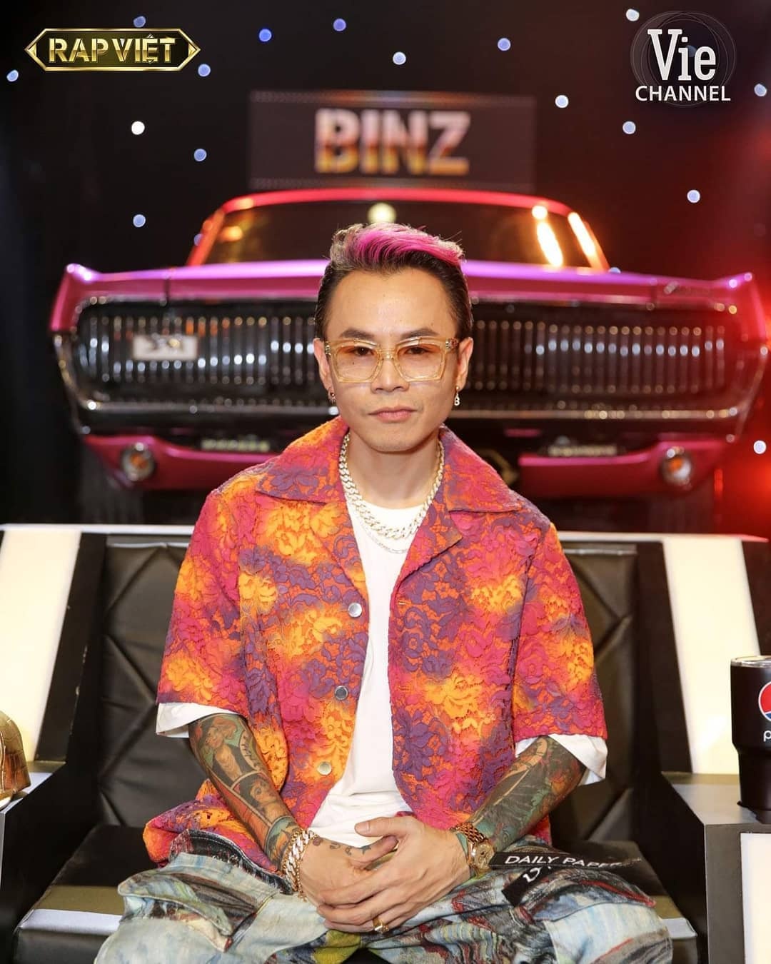 huấn luyện viên rap việt thay 4 bộ đồ ảnh 12 huan luyen vien rap viet thay 4 bo do anh 12