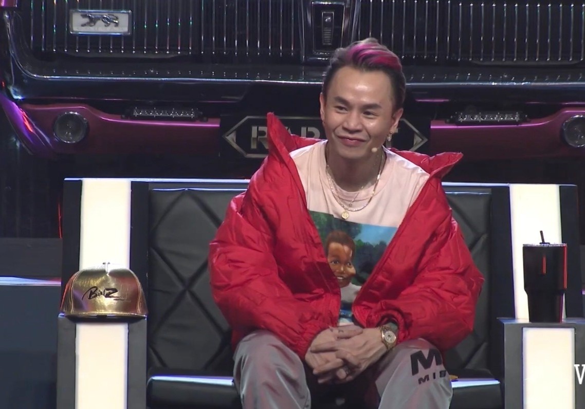 huấn luyện viên rap việt thay 4 bộ đồ ảnh 1 huan luyen vien rap viet thay 4 bo do anh 1