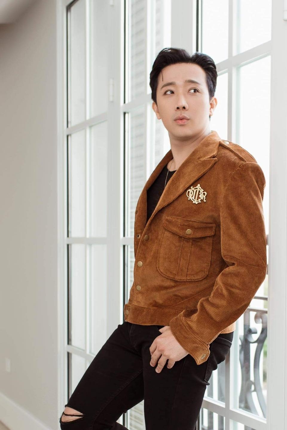 trấn thành mặc áo dạ tweed ảnh 3 tran thanh mac ao da tweed anh 3