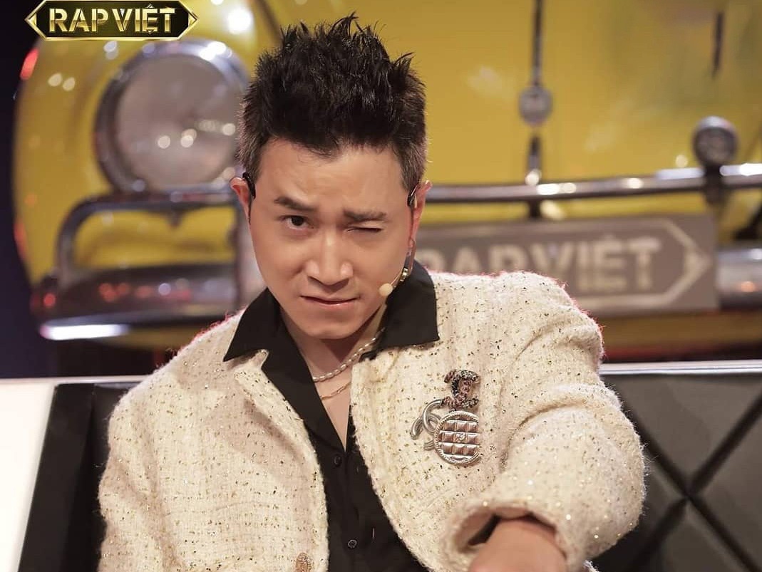 Dan rapper dau tu trang phuc dat tien khi quay Rap Viet hinh anh