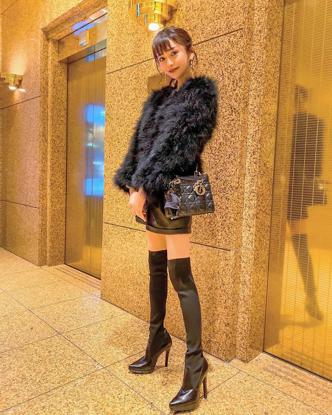 Emiri Aizawa sưu tầm nhiều đồ hiệu ảnh 11 Emiri Aizawa suu tam nhieu do hieu anh 11