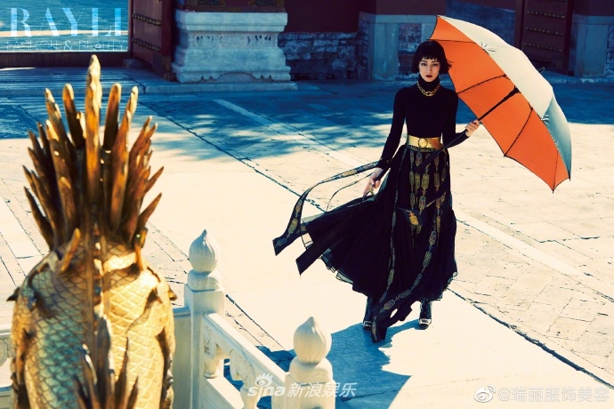 tạo hình lạ của địch lệ nhiệt ba ảnh 1 tao hinh la cua dich le nhiet ba anh 1