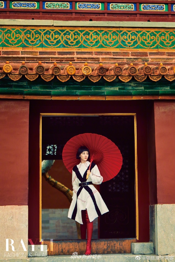 tạo hình lạ của địch lệ nhiệt ba ảnh 10 tao hinh la cua dich le nhiet ba anh 10