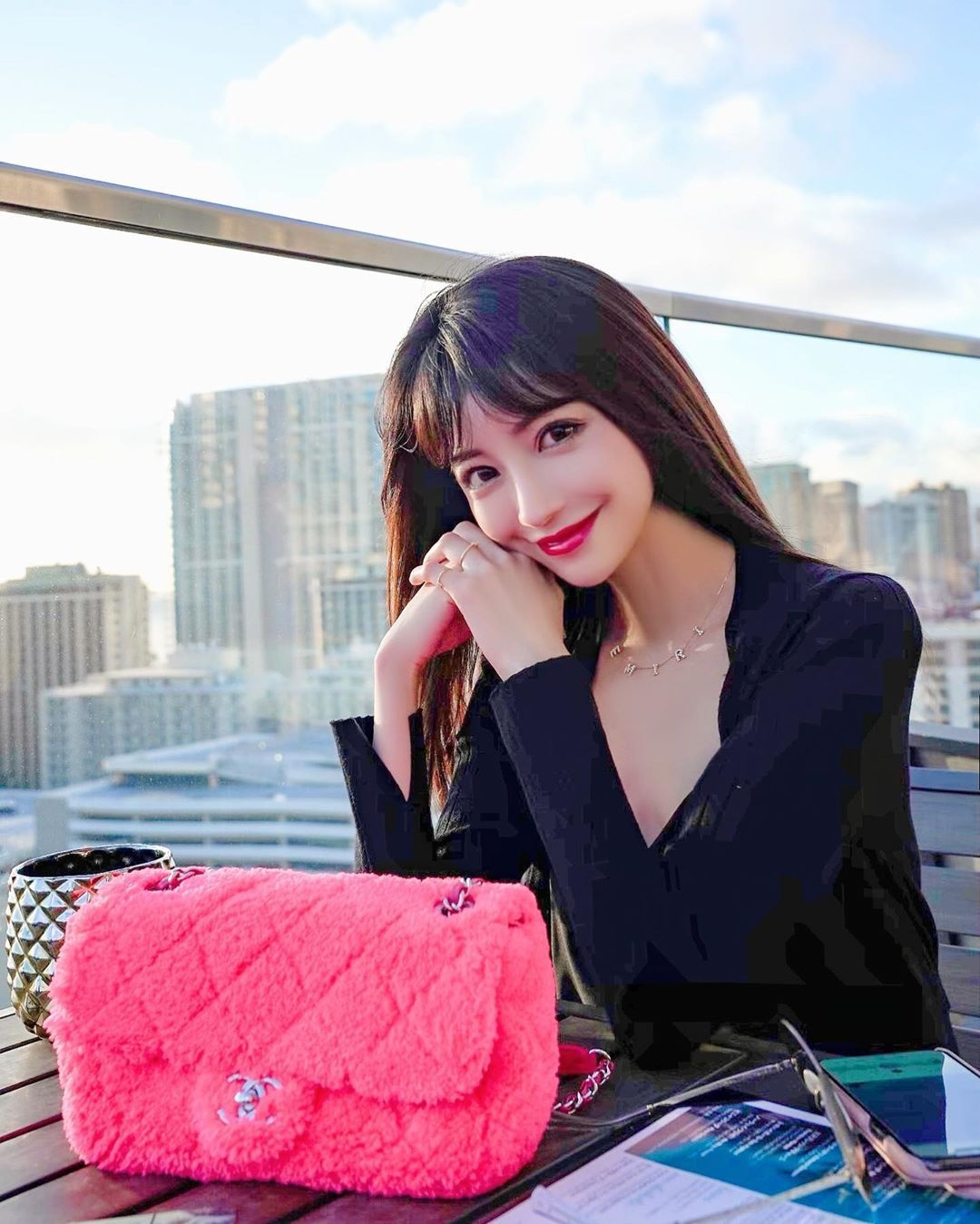 Emiri Aizawa sưu tầm nhiều đồ hiệu ảnh 13 Emiri Aizawa suu tam nhieu do hieu anh 13