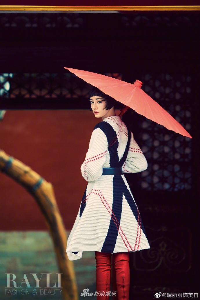 tạo hình lạ của địch lệ nhiệt ba ảnh 9 tao hinh la cua dich le nhiet ba anh 9