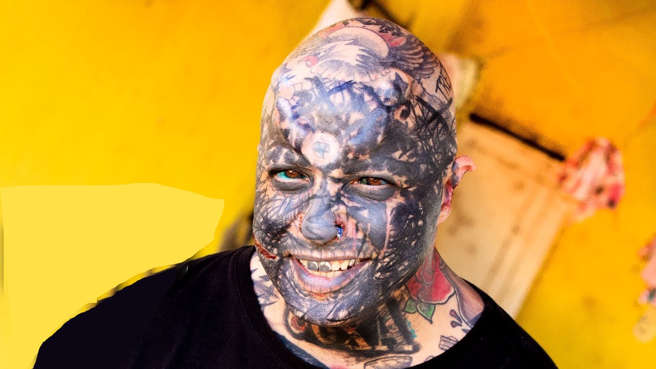 Nguoi dan ong xam kin mat giong nhan vat trong phim hinh anh