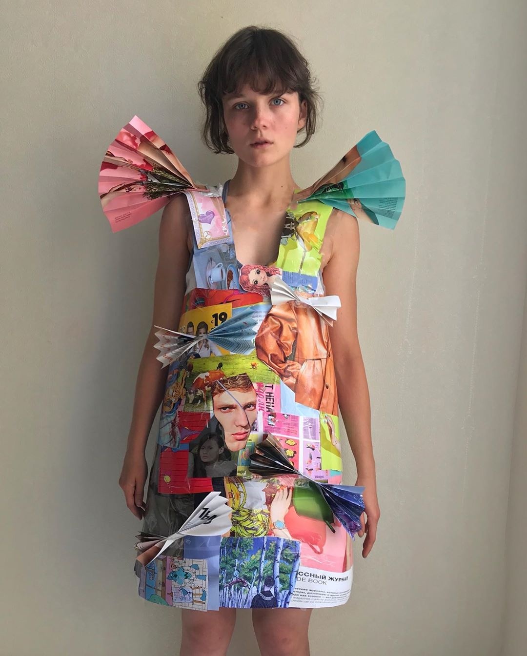 cô gái 19 tuổi may đồ từ giấy báo ảnh 14 co gai 19 tuoi may do tu giay bao anh 14