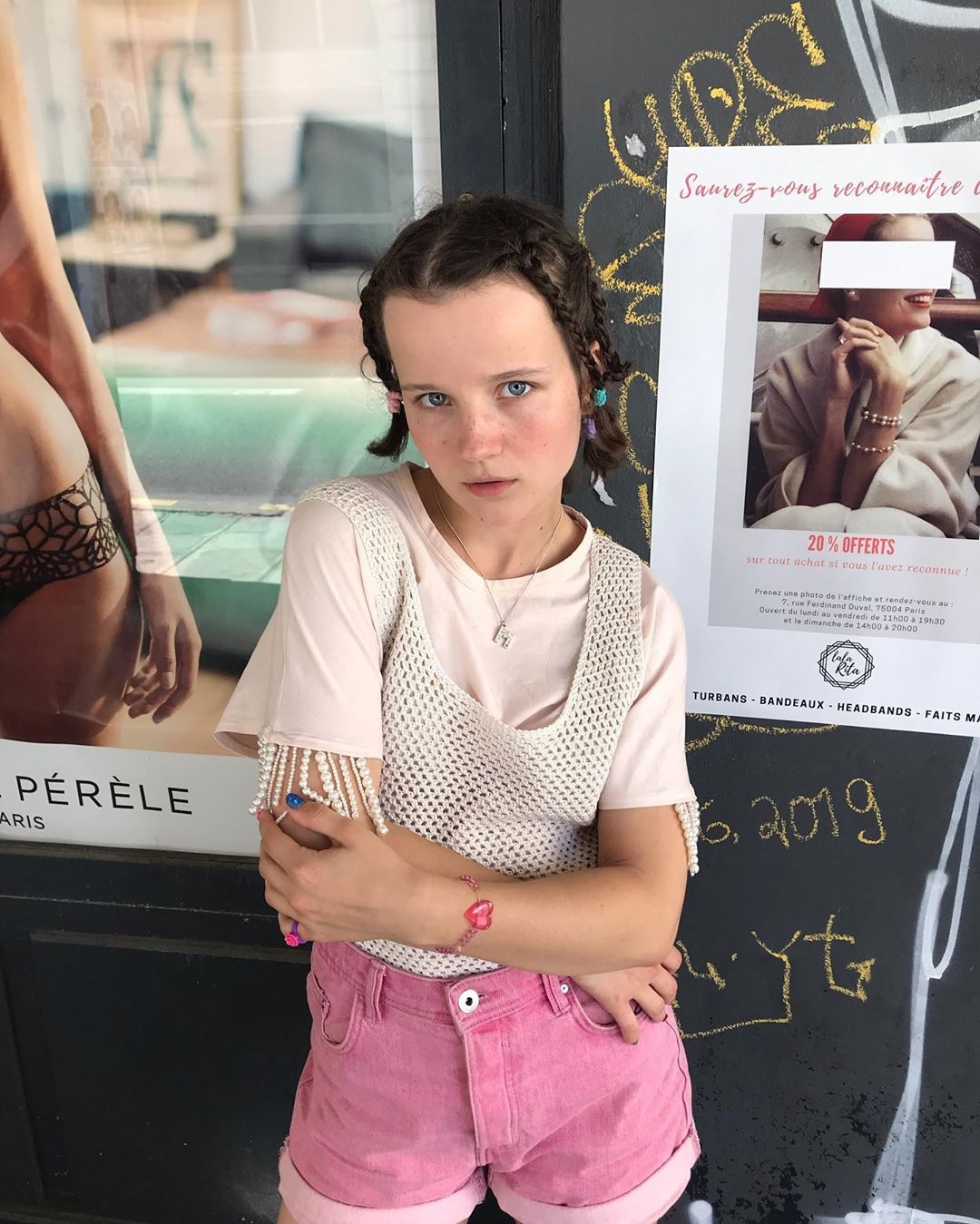 cô gái 19 tuổi may đồ từ giấy báo ảnh 1 co gai 19 tuoi may do tu giay bao anh 1