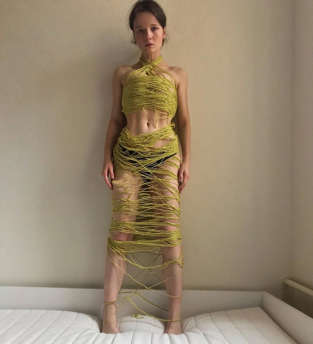 cô gái 19 tuổi may đồ từ giấy báo ảnh 12 co gai 19 tuoi may do tu giay bao anh 12