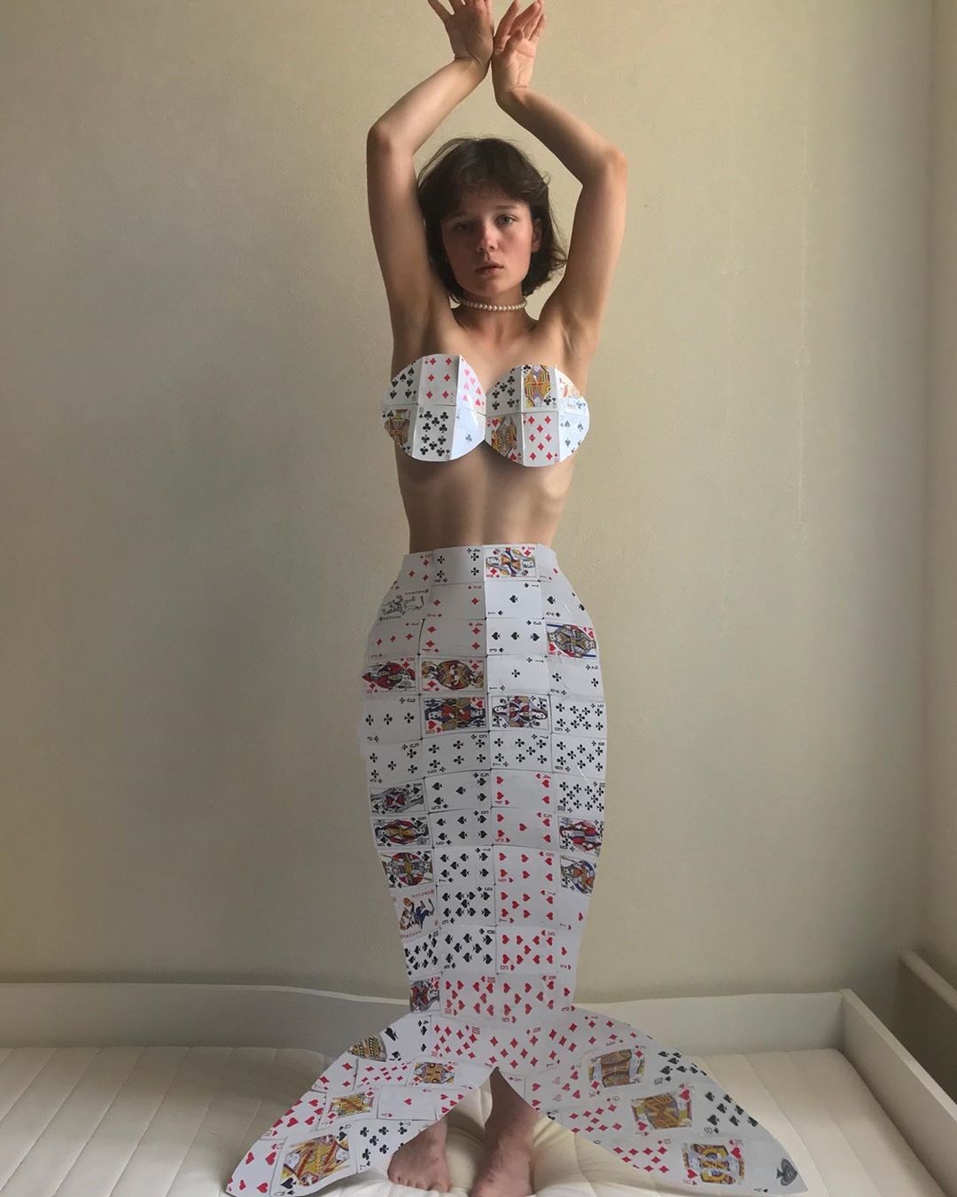 cô gái 19 tuổi may đồ từ giấy báo ảnh 3 co gai 19 tuoi may do tu giay bao anh 3