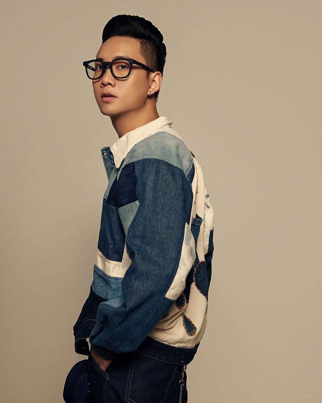 trang phuc cua justatee trong rap viet anh 1