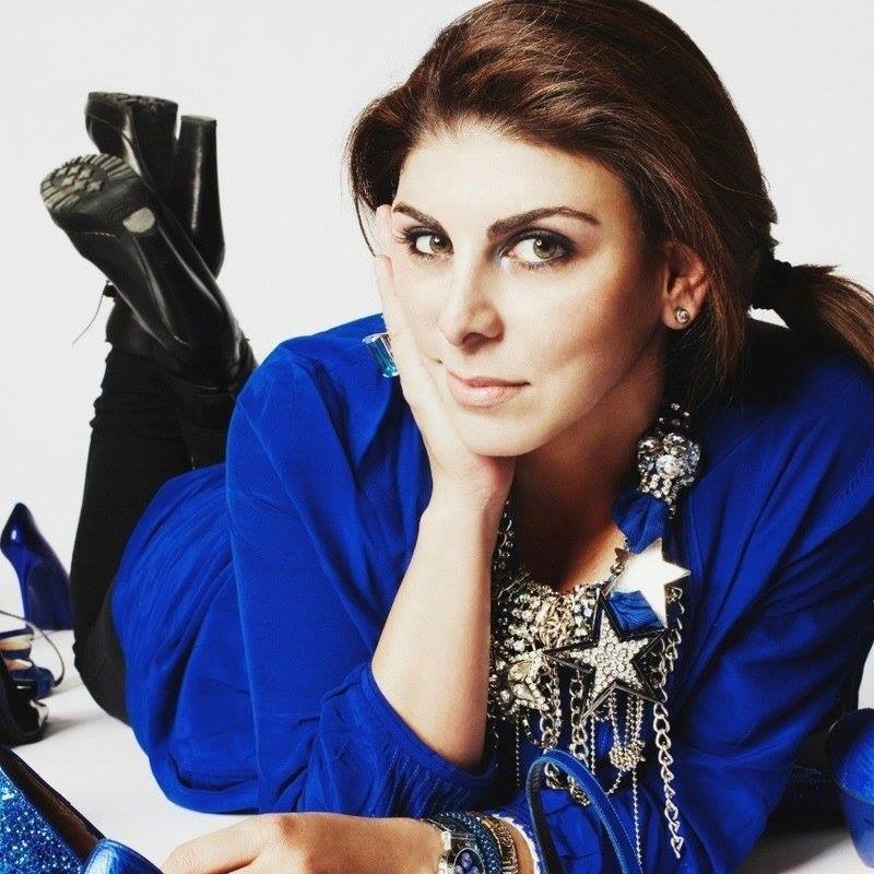 nguoi chi mac mot mau anh 2