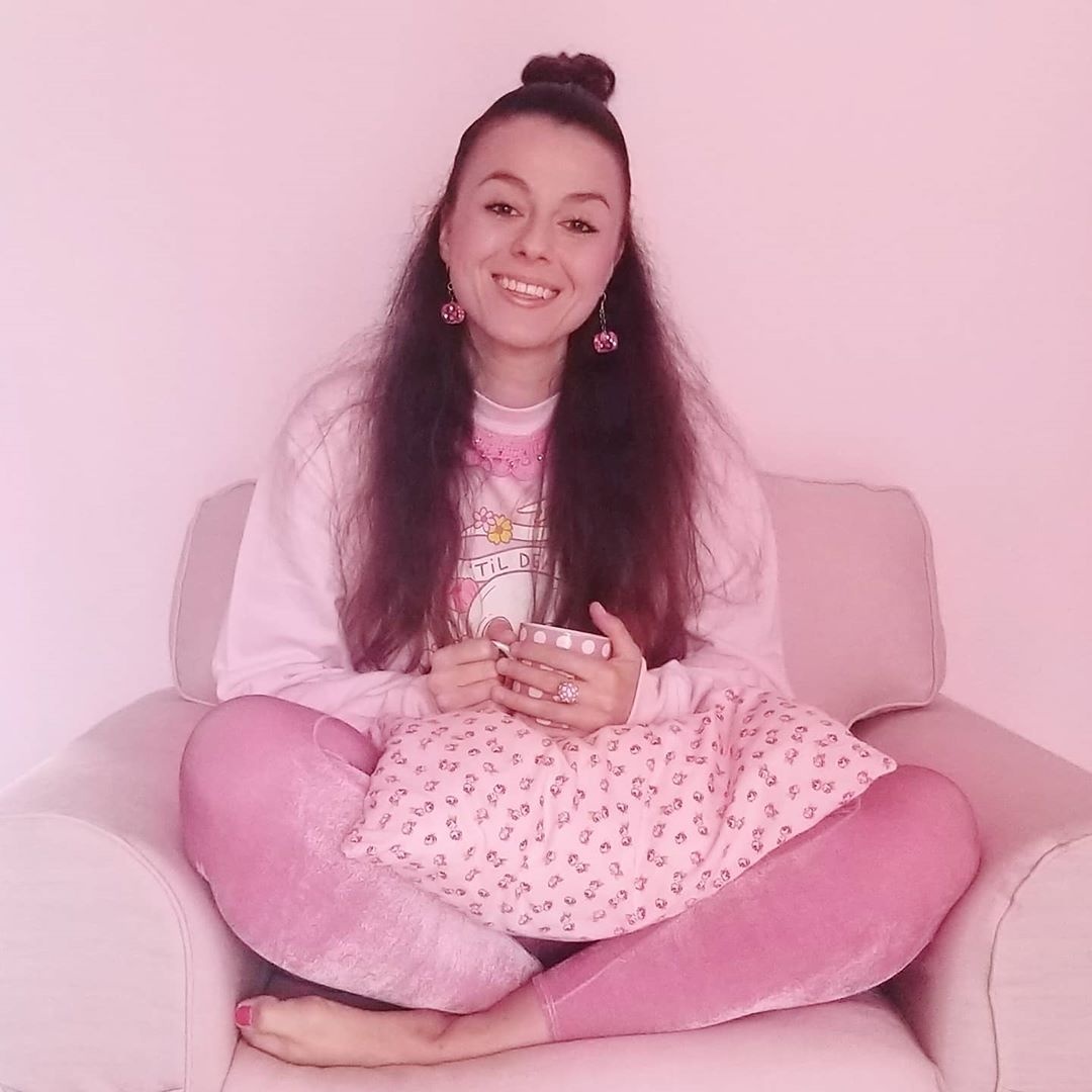 nguoi chi mac mot mau anh 24