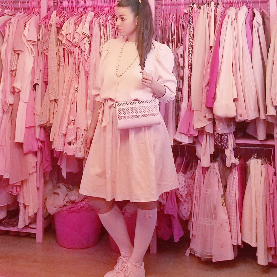 nguoi chi mac mot mau anh 27