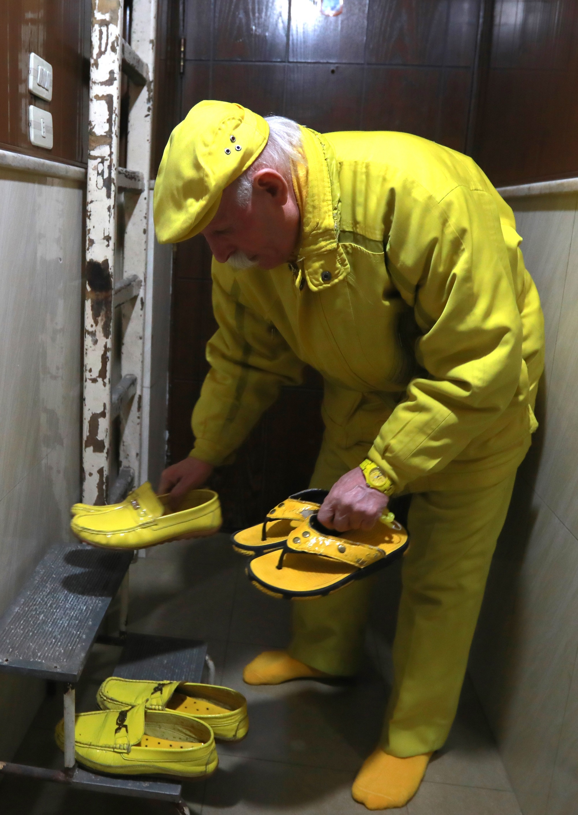 nguoi chi mac mot mau anh 8