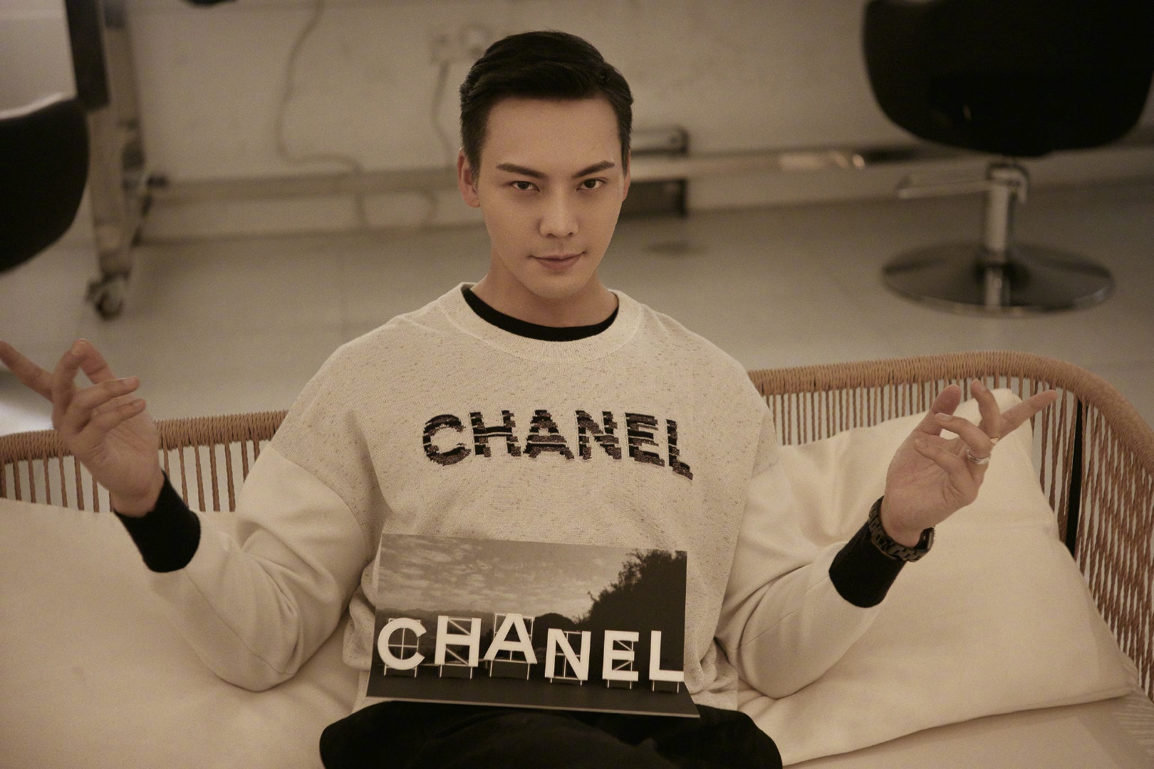 khach moi cua chanel anh 5