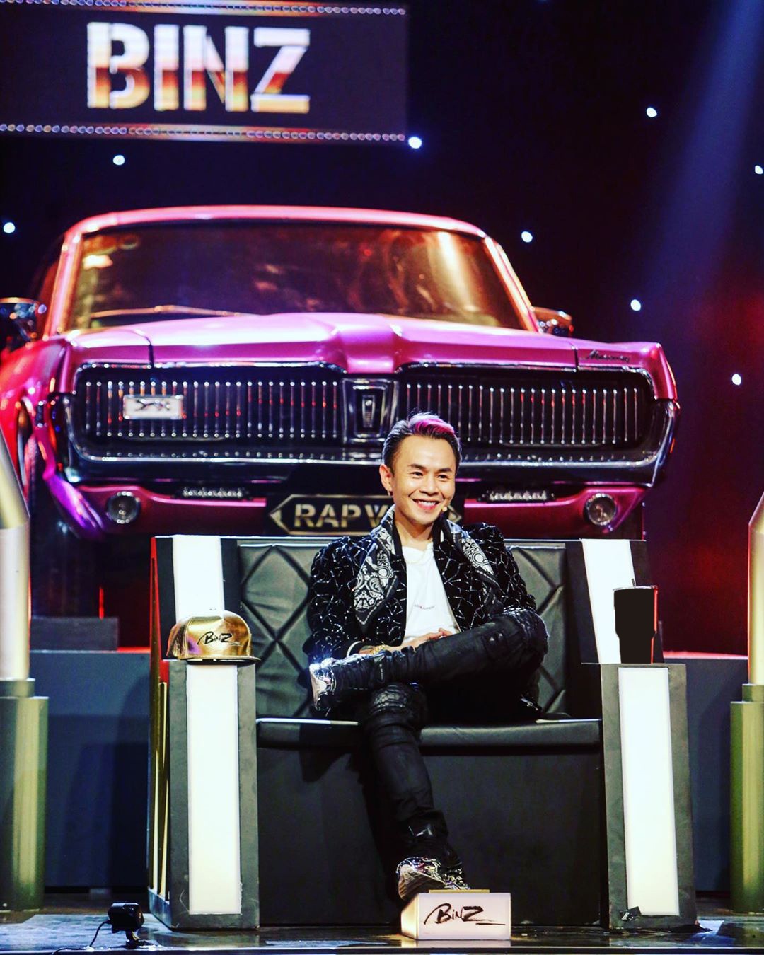 trang phuc huan luyen vien rap viet anh 8