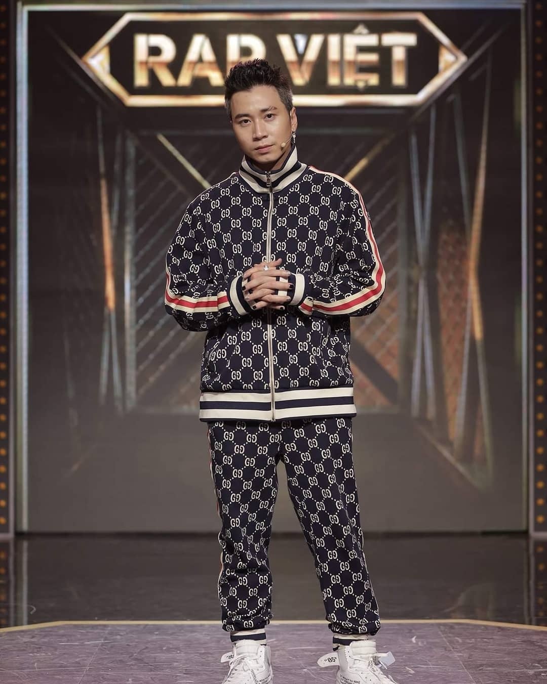 trang phuc huan luyen vien rap viet anh 11