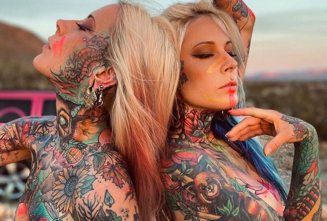 Cap song sinh xam kin nguoi bang hinh ve mau sac hinh anh