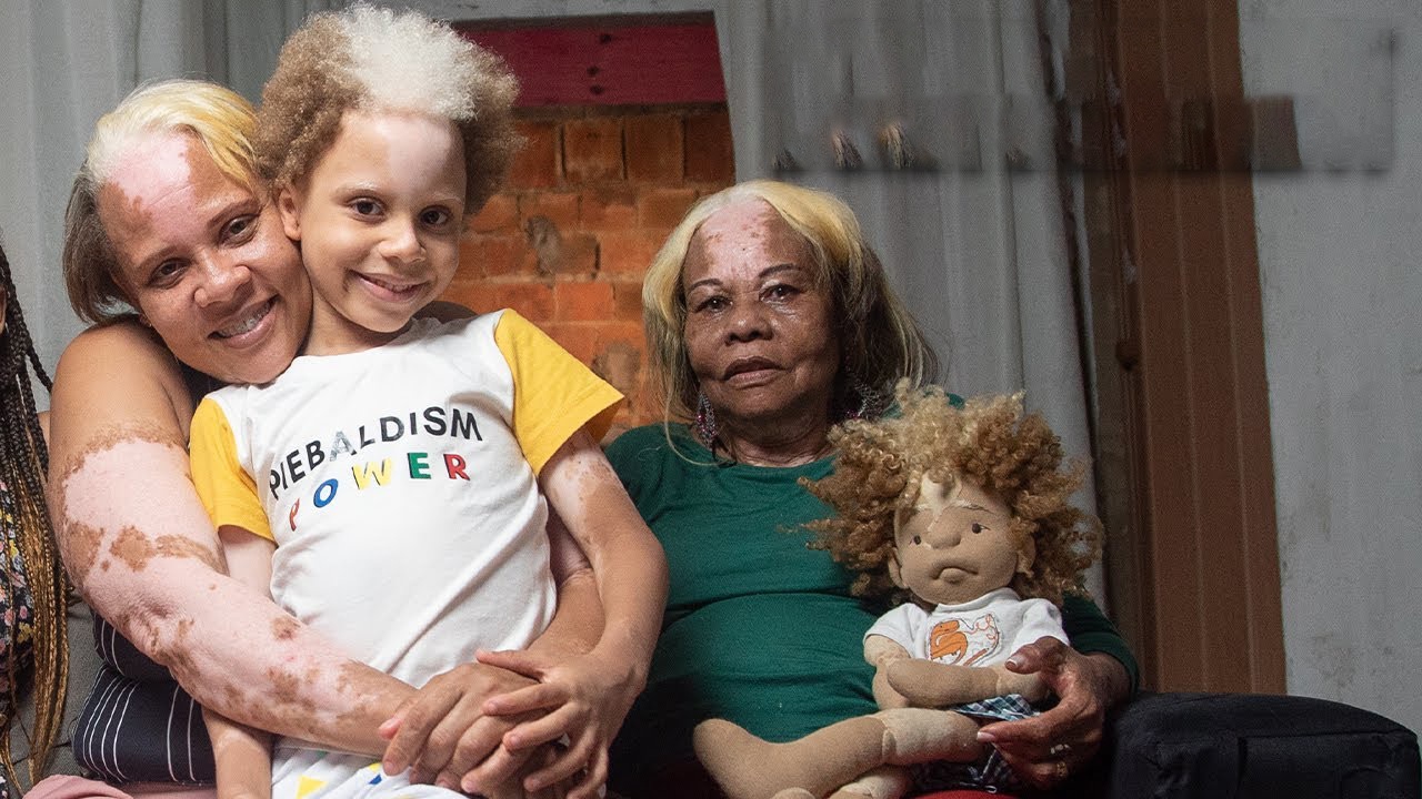 Gia dinh noi tieng nho lan da lom dom hinh anh