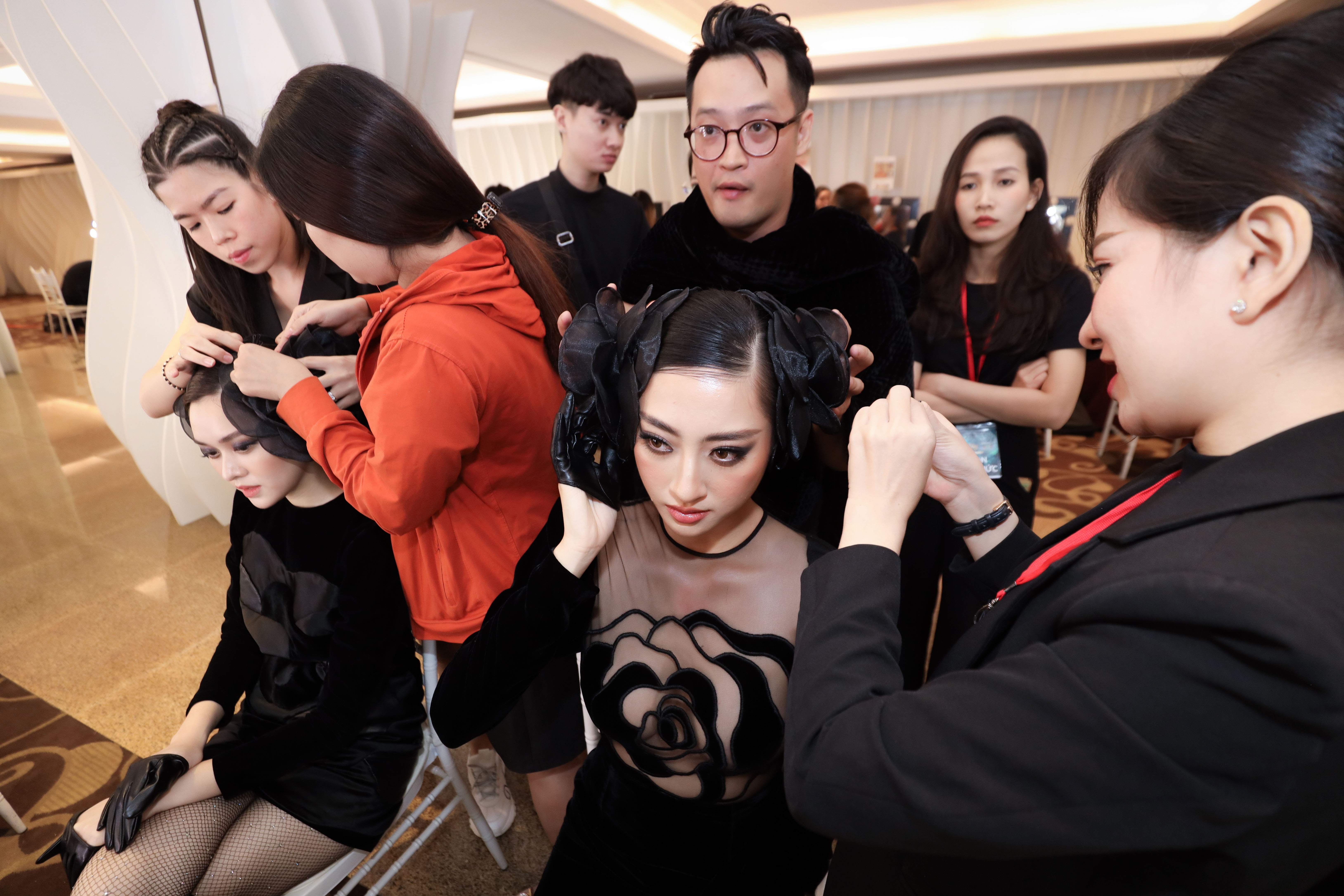 luong thuy linh o hau truong show dien anh 8