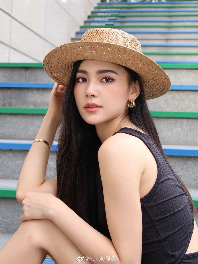 cô gái dạy trang điểm kiểu thái  ảnh 4 co gai day trang diem kieu thai anh 4