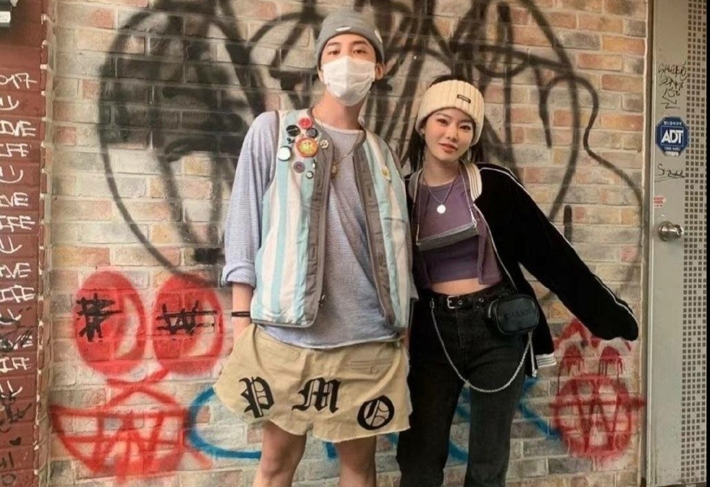 G-Dragon dien mot mac quan nguoc hinh anh