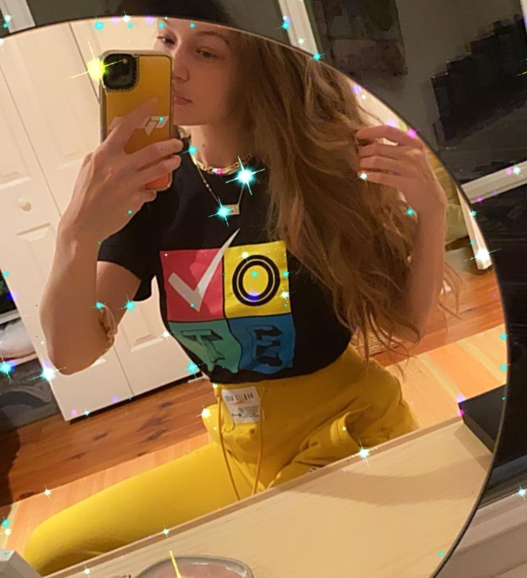 dung quan ao de khuyen khich bo phieu anh 6