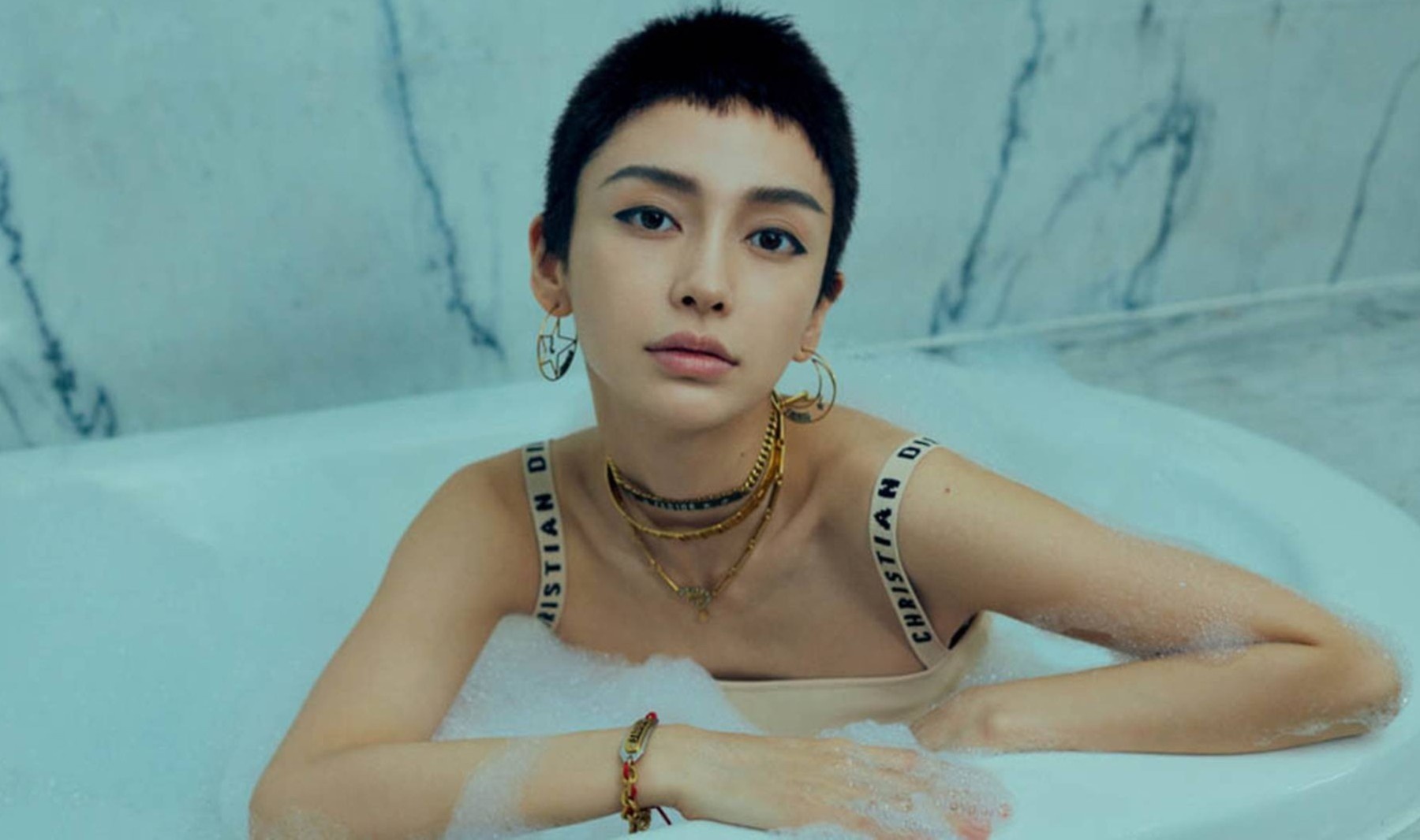 sao hoa ngu trong kem sac vi de toc tem anh 1