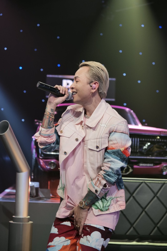 thoi trang cua huan luyen vien rap viet anh 17