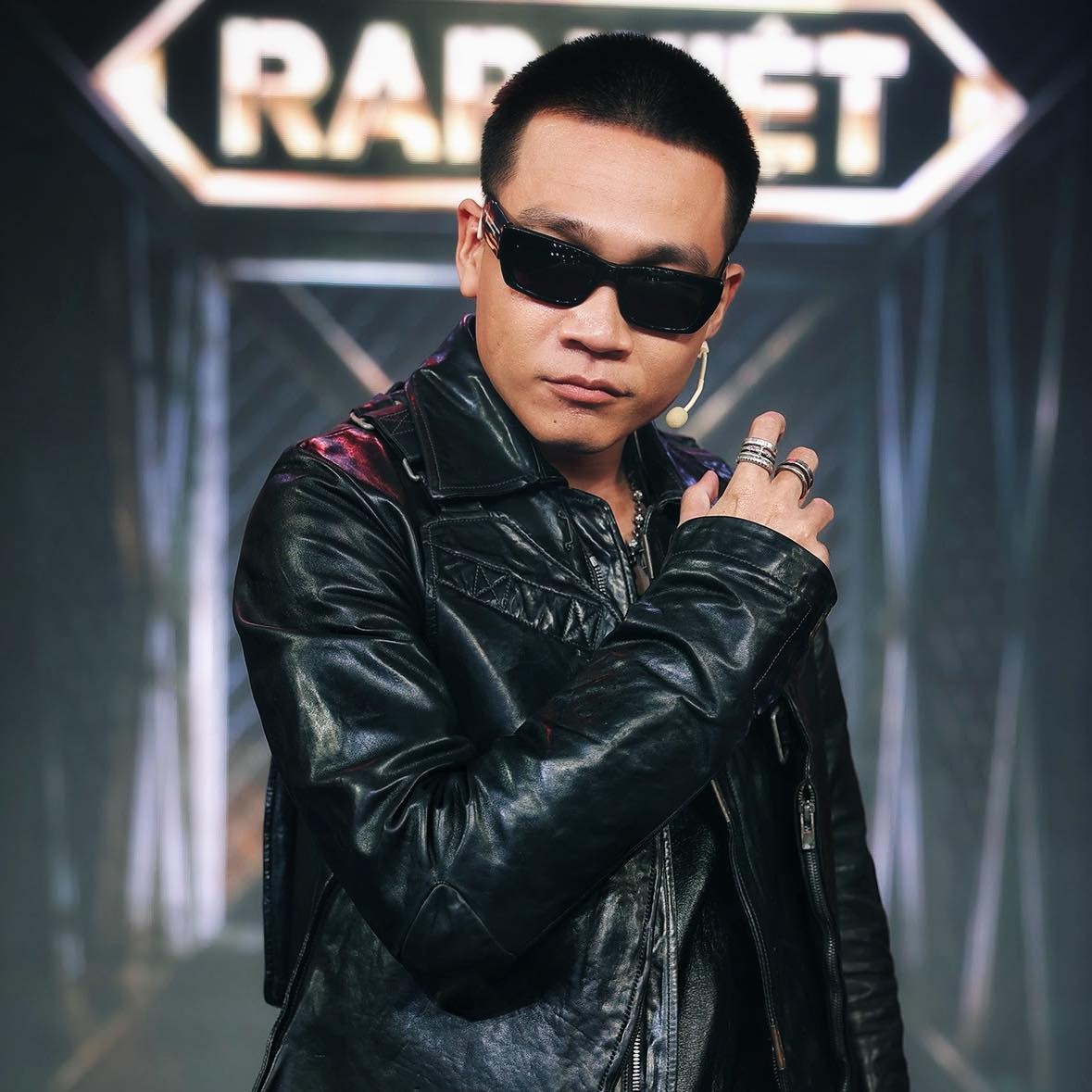 thoi trang cua huan luyen vien rap viet anh 30