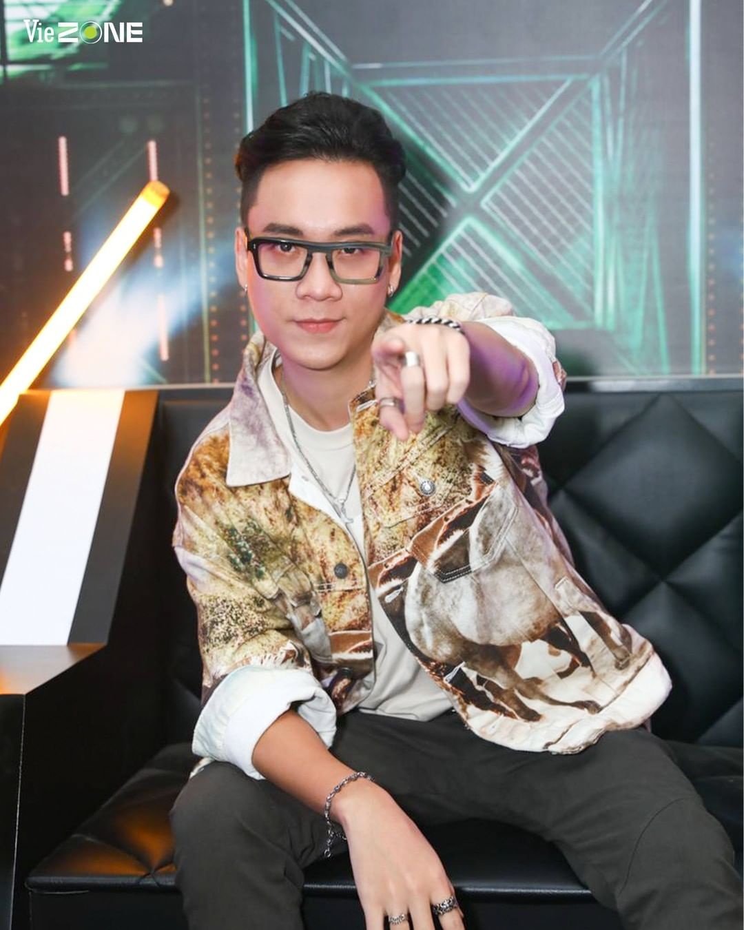 thoi trang cua huan luyen vien rap viet anh 38