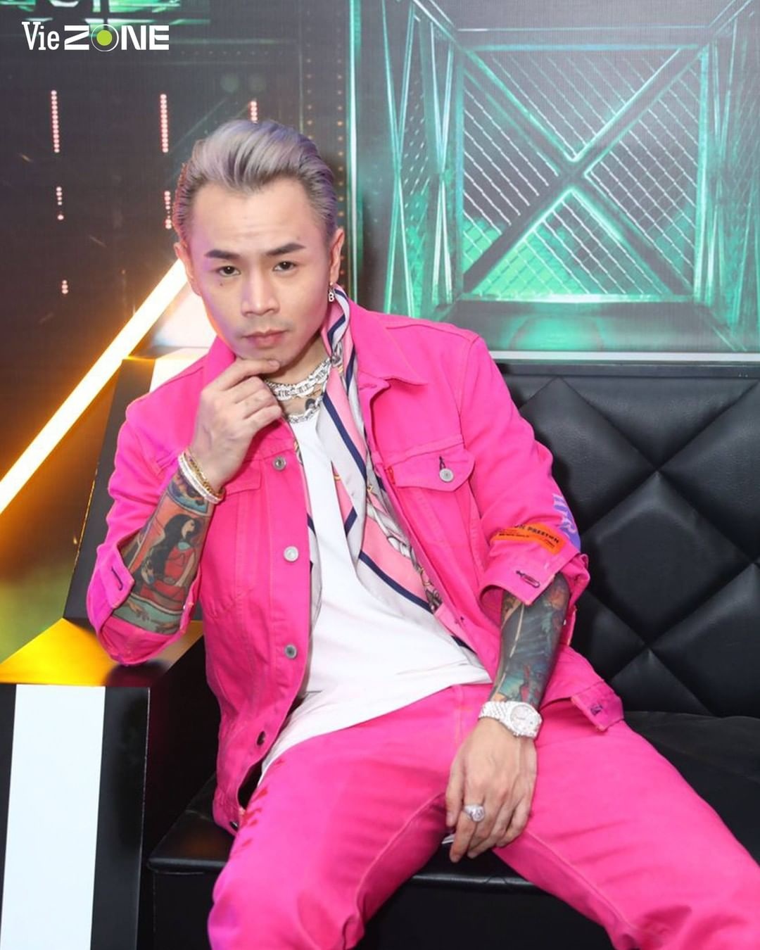 thoi trang cua huan luyen vien rap viet anh 14