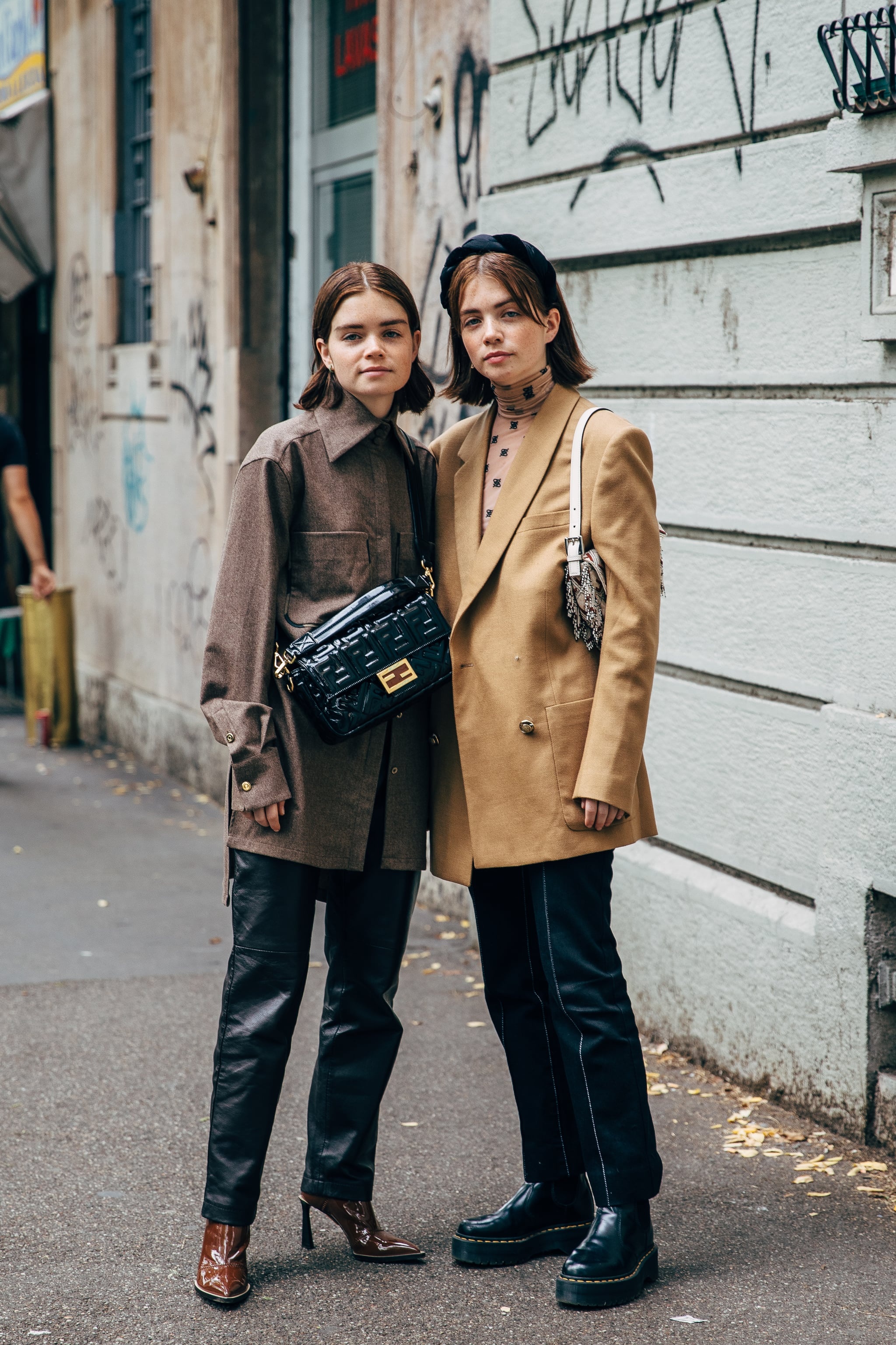 cap sinh doi mac do ton dang anh 6