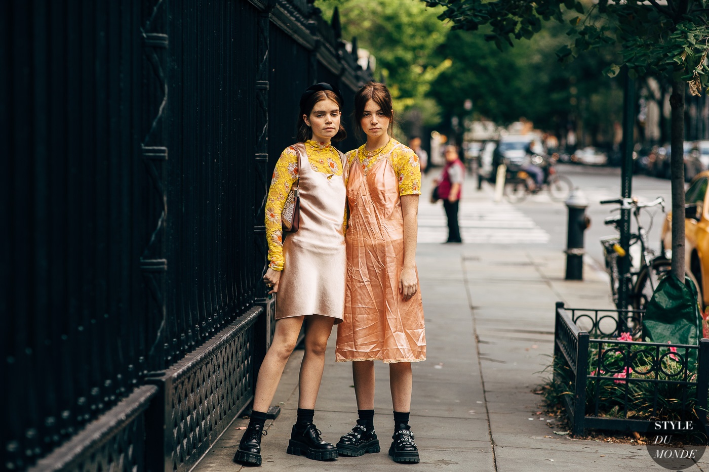 cap sinh doi mac do ton dang anh 3