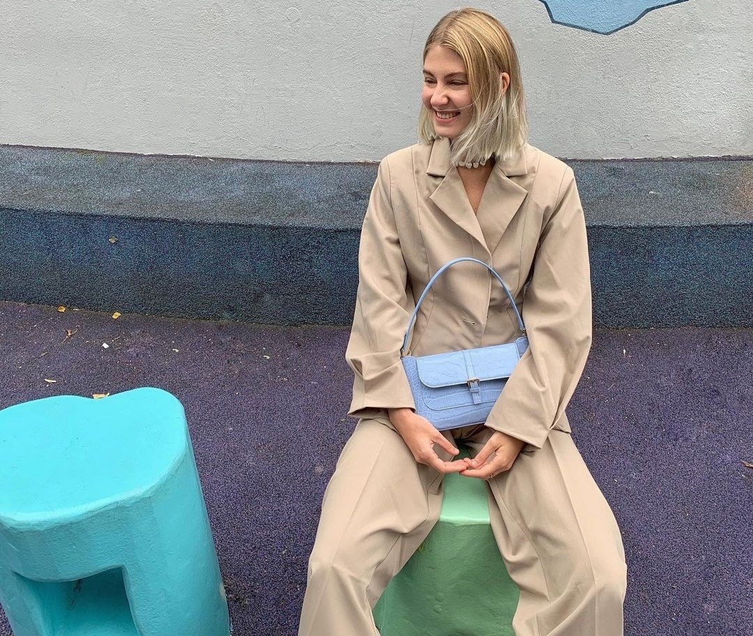 co gai dan mach mac nhieu mau anh 10