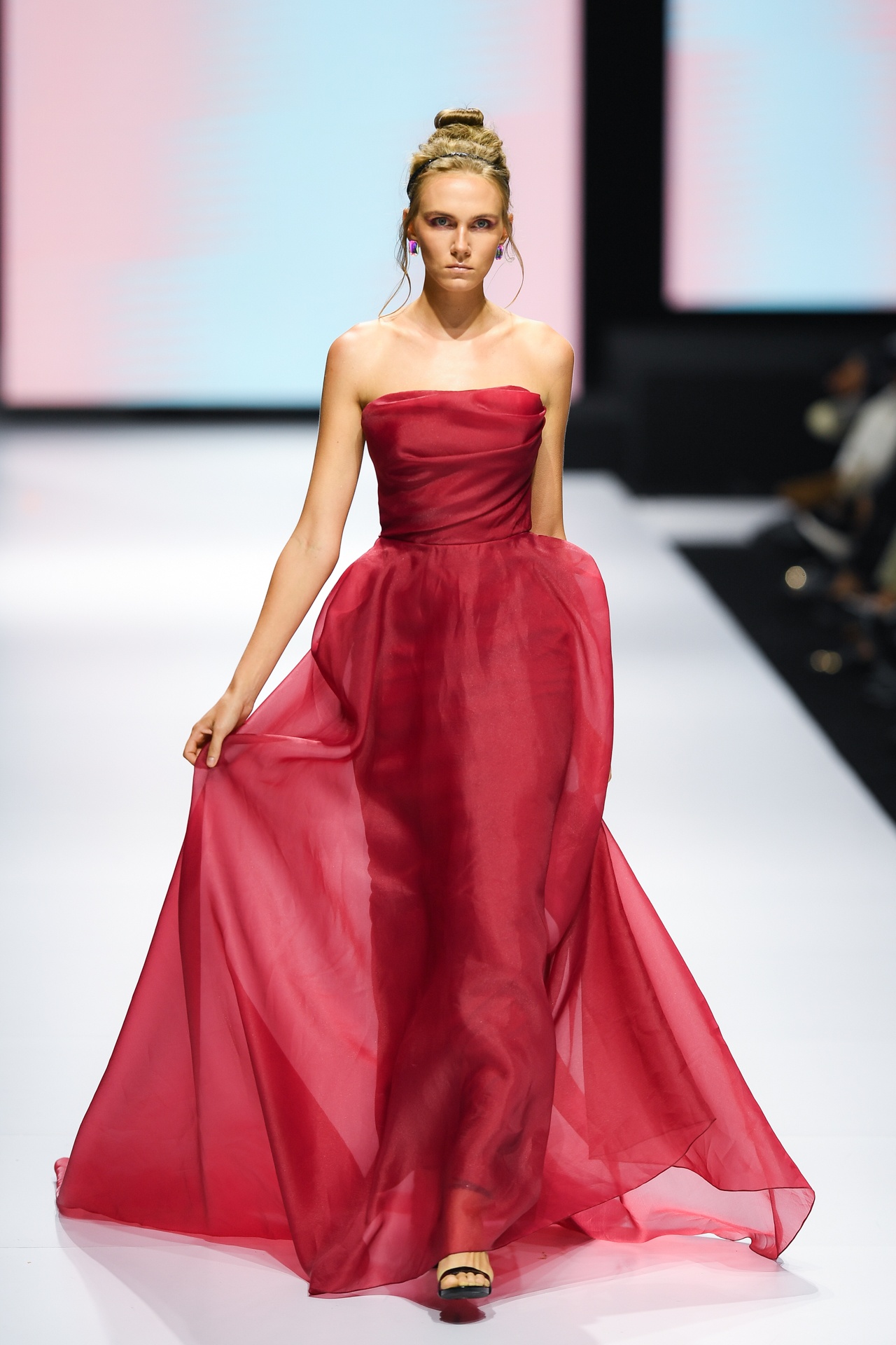 Aquafina Tuan le Thoi trang Quoc te Viet Nam 2020 anh 14