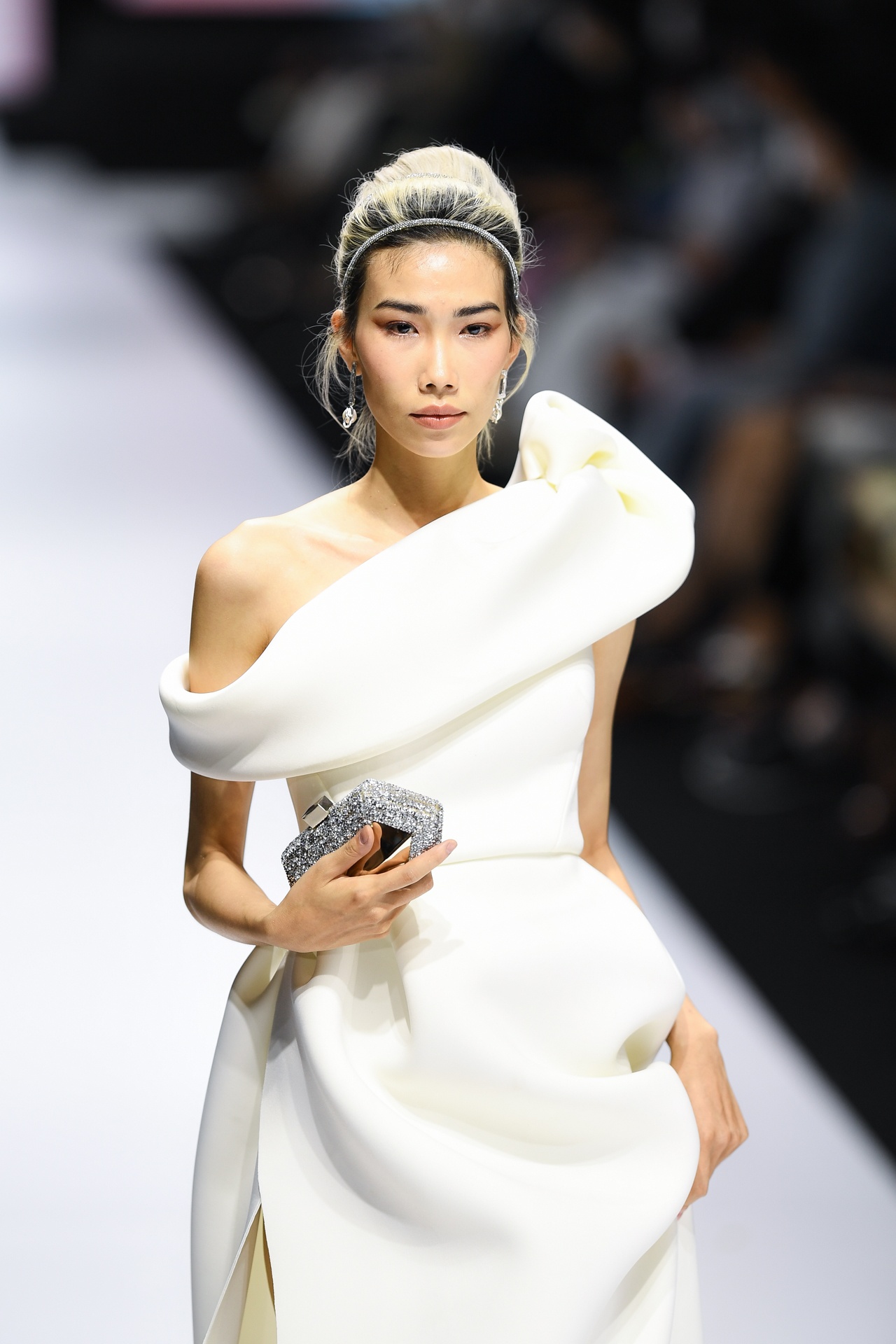 Aquafina Tuan le Thoi trang Quoc te Viet Nam 2020 anh 15