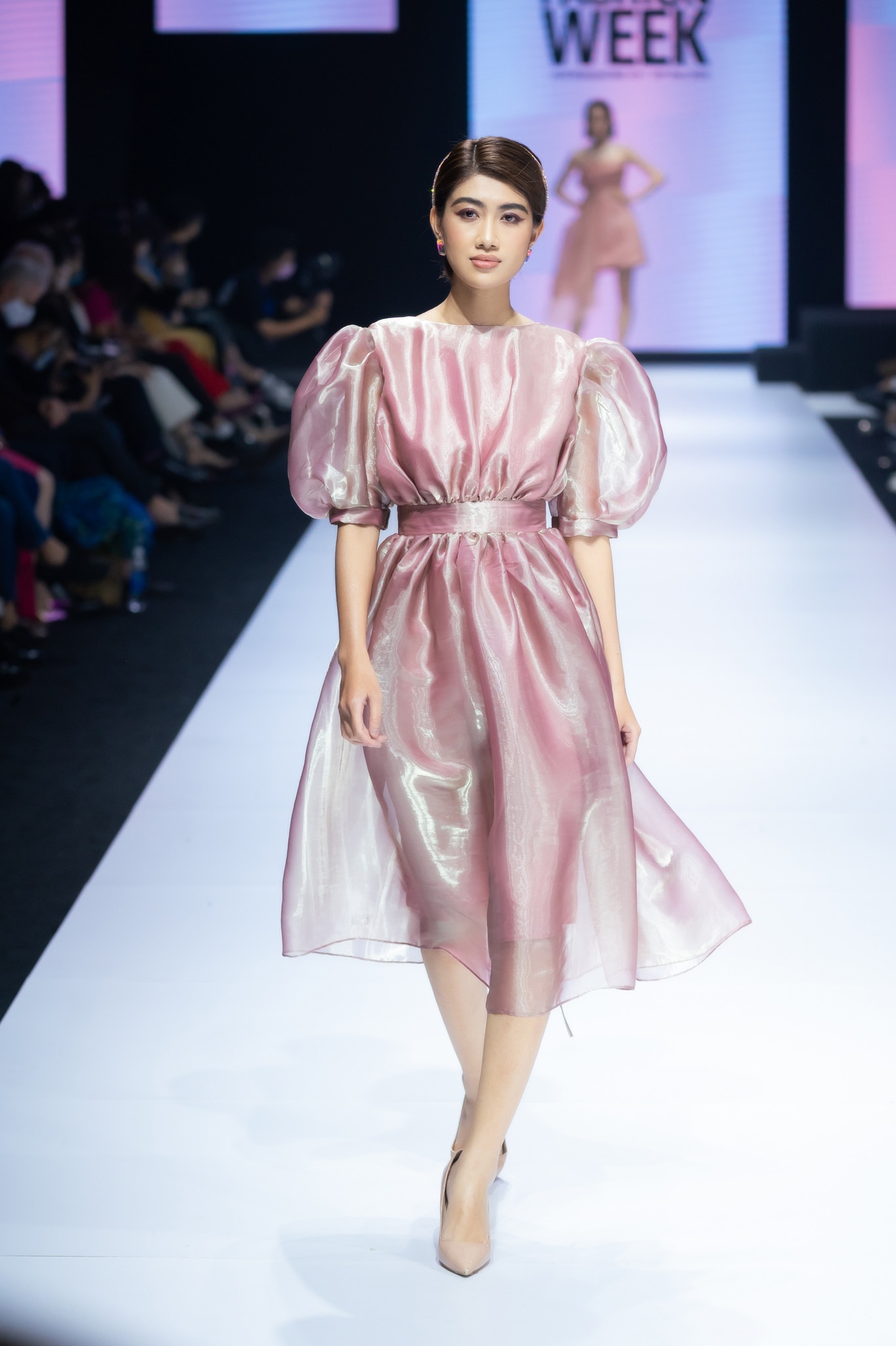 Aquafina Tuan le Thoi trang Quoc te Viet Nam 2020 anh 7