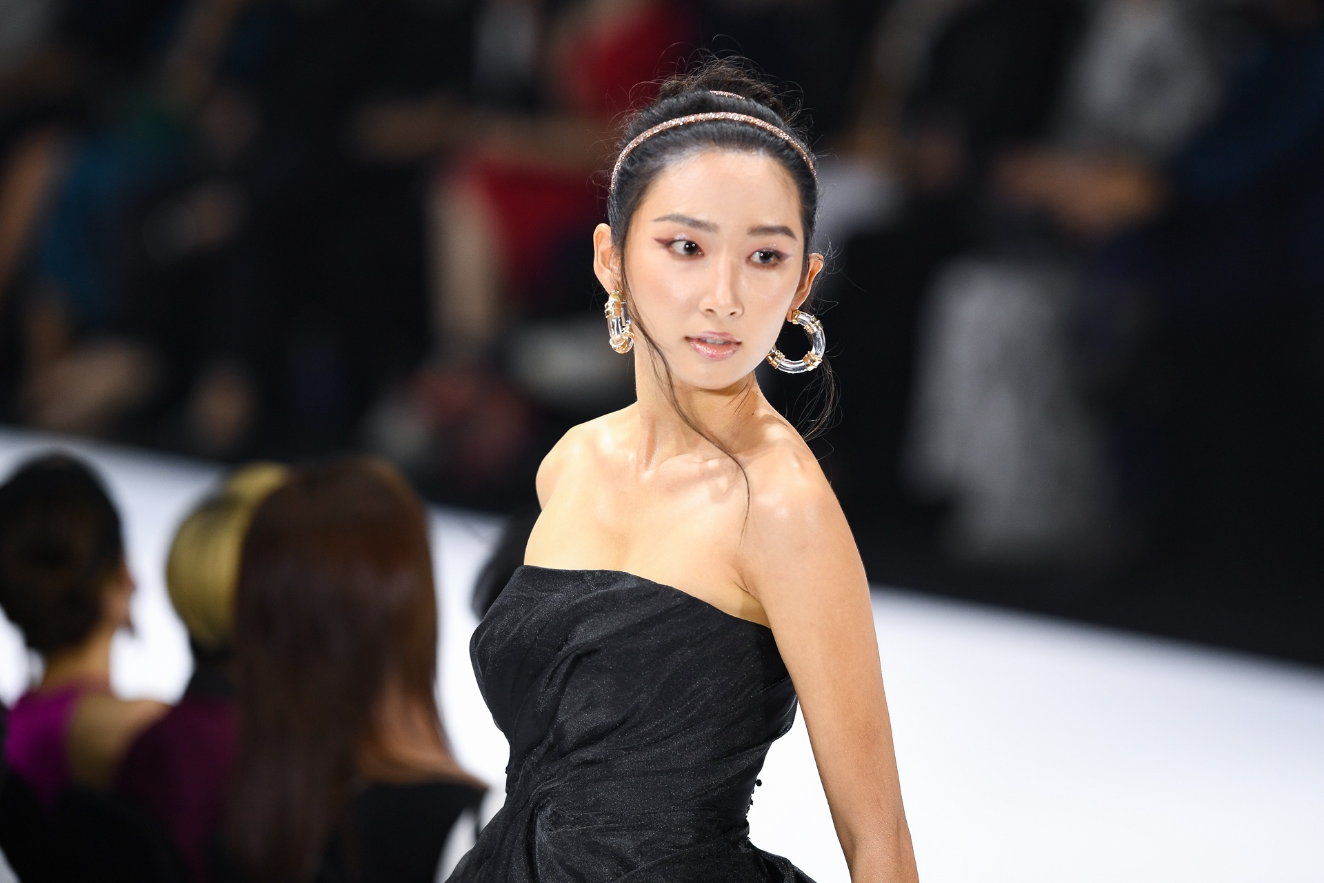 Aquafina Tuan le Thoi trang Quoc te Viet Nam 2020 anh 12